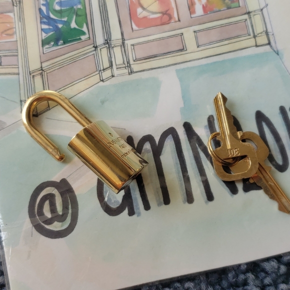 Louis Vuitton Lock & 2 Keys - LV Padlock - Picture 4 of 7
